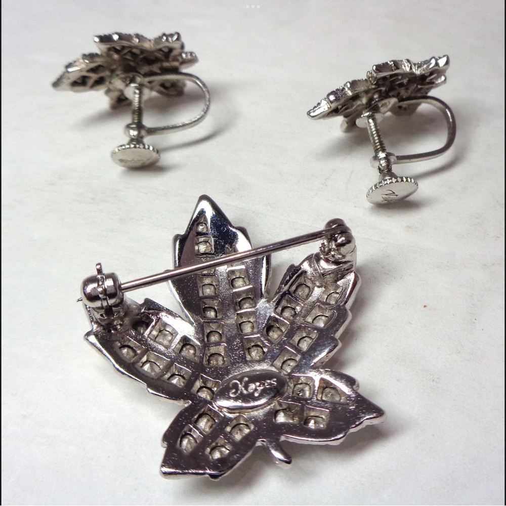 Vintage Signed Keyes Rhinestone Maple Leaf Brooch with Matching Earrings - Picture 6 of 6